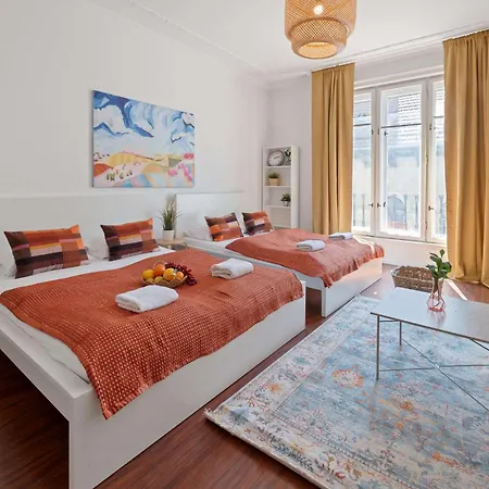 Sunny Art Flat W Balcony Heart Of District Vii