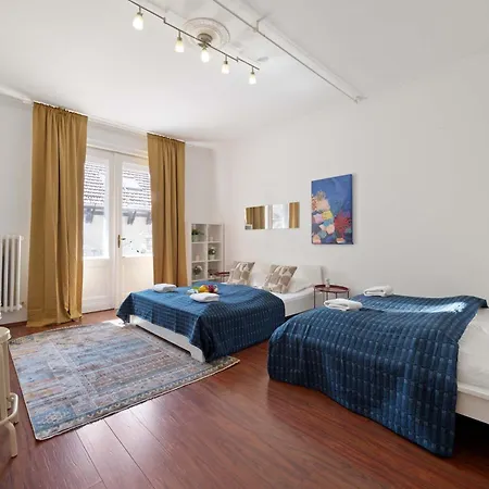 Apartmán Sunny Art Flat W Balcony Heart Of District Vii